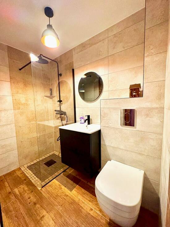 Modern bathroom